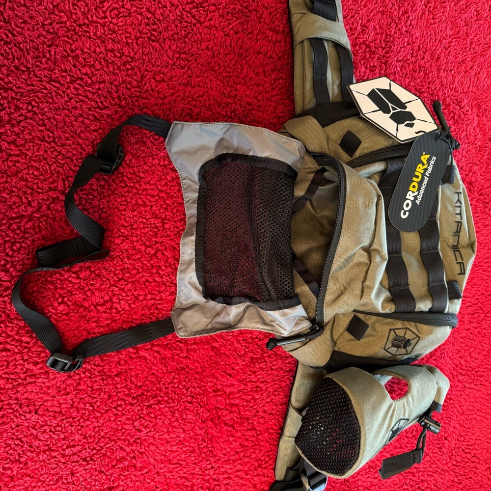 Kitanica Scorpion Pack with Water Bottle Holster - Picture 3 of 16